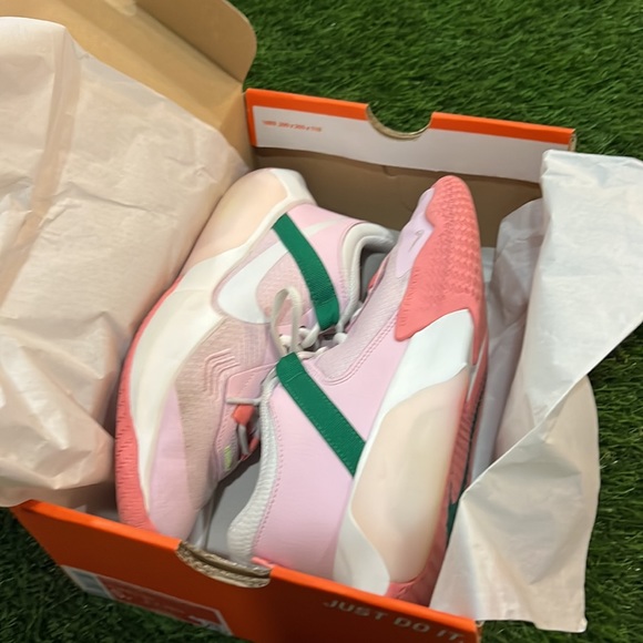 Nike Air Zoom Crossover Basketball Shoes - Picture 11 of 11